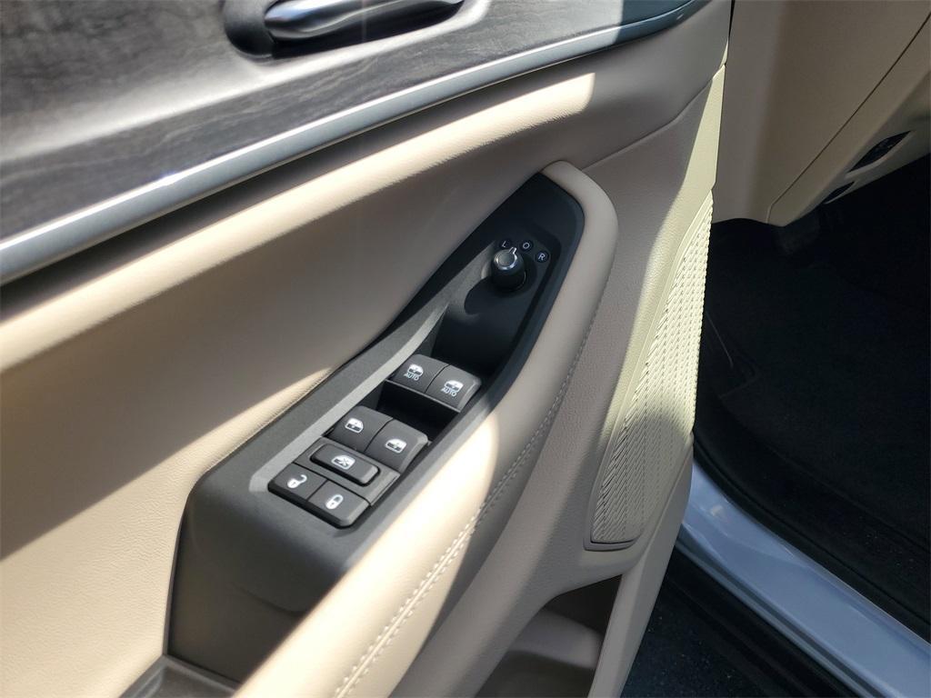 used 2025 Jeep Grand Cherokee L car, priced at $47,692