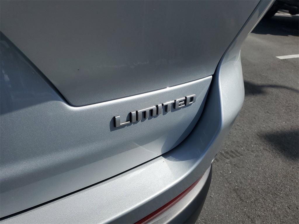 used 2025 Jeep Grand Cherokee L car, priced at $47,692