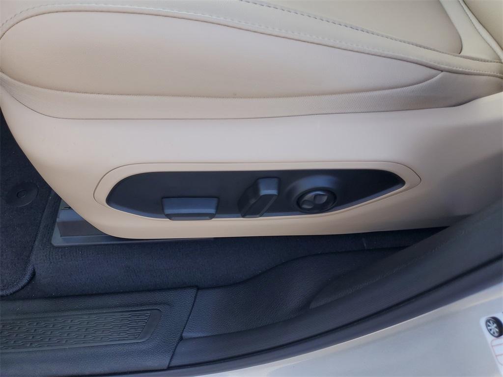 used 2025 Jeep Grand Cherokee L car, priced at $47,692