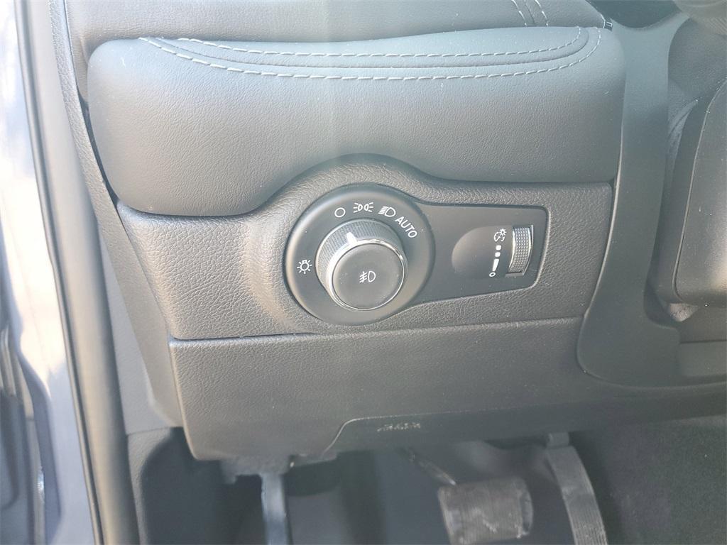 used 2021 Dodge Durango car, priced at $25,151