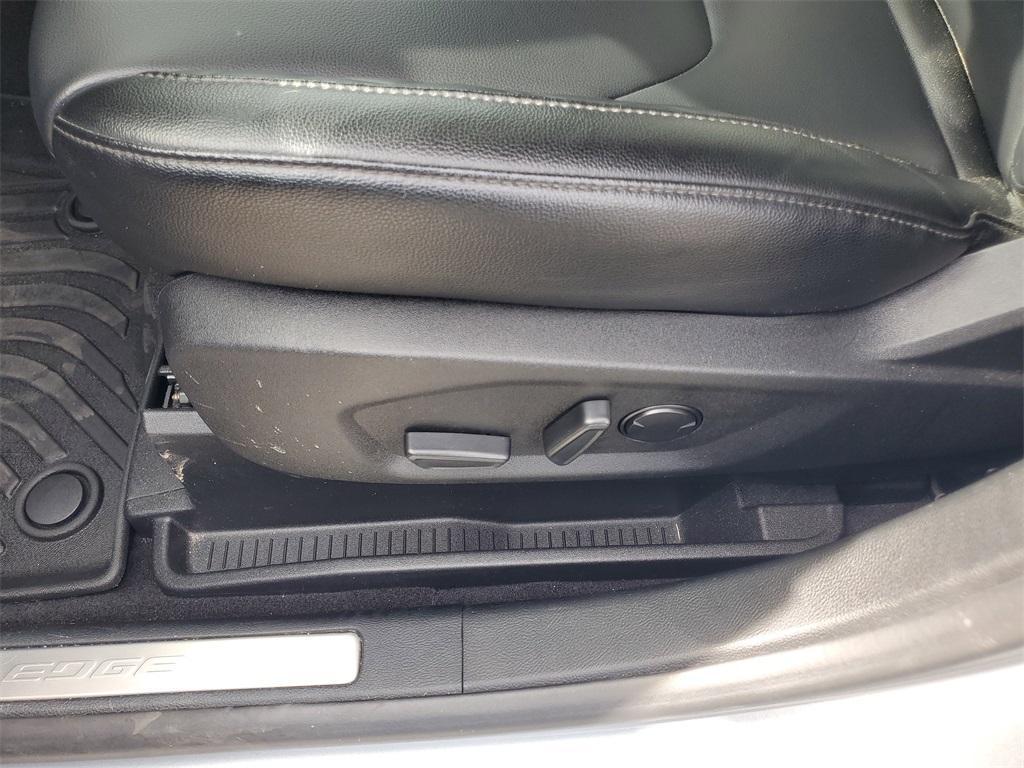 used 2024 Ford Edge car, priced at $29,819