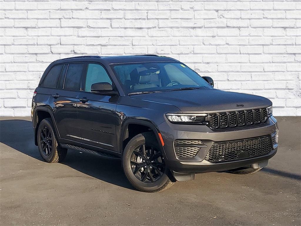 new 2025 Jeep Grand Cherokee car, priced at $44,995