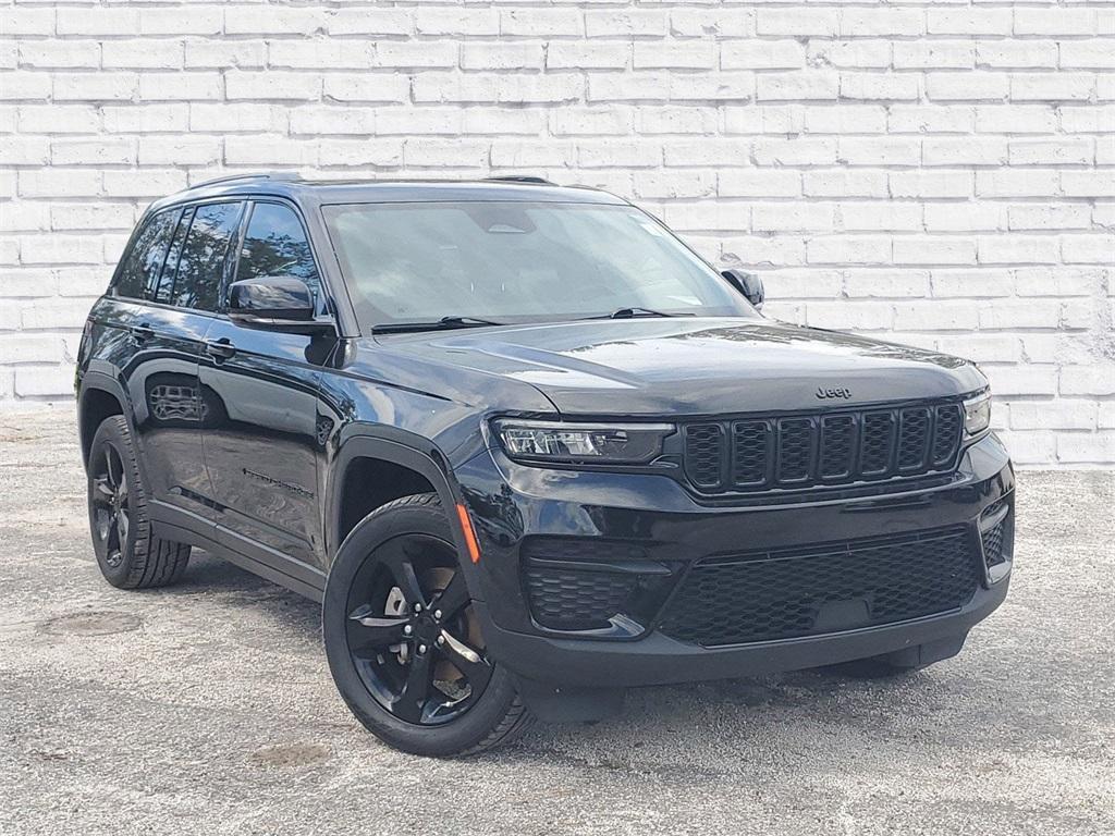 used 2022 Jeep Grand Cherokee car, priced at $24,417