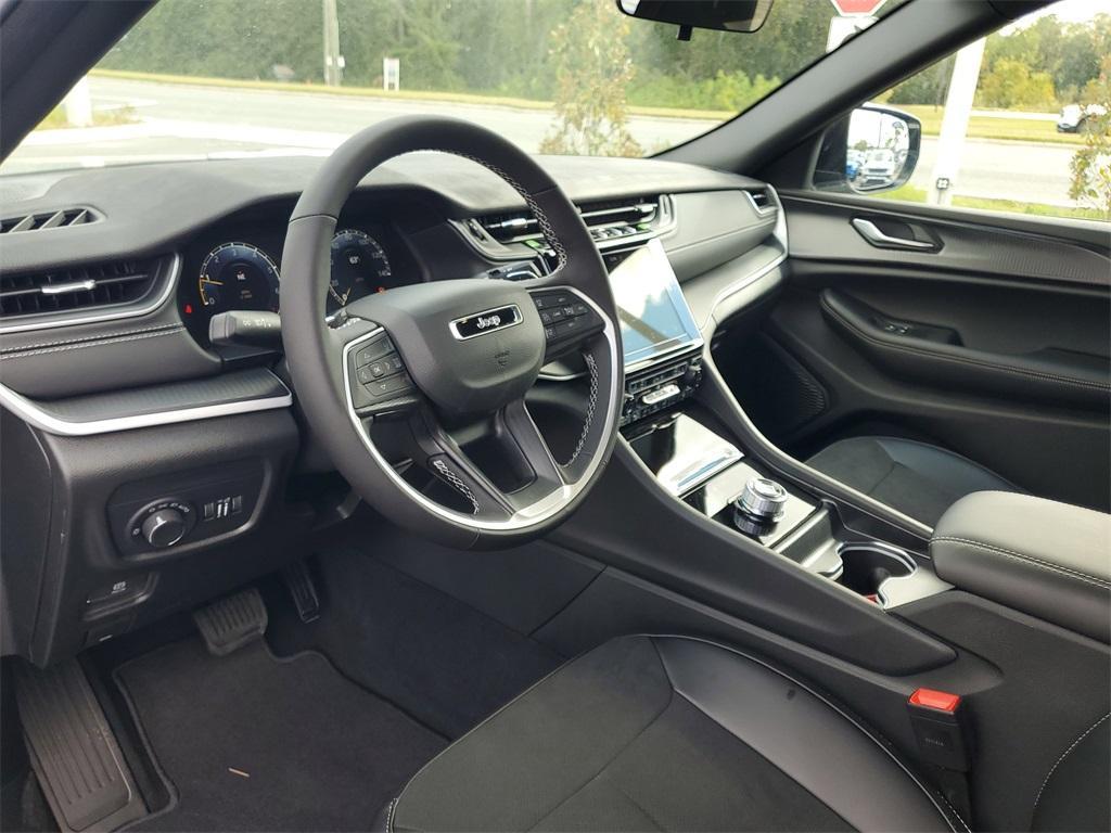 new 2025 Jeep Grand Cherokee car