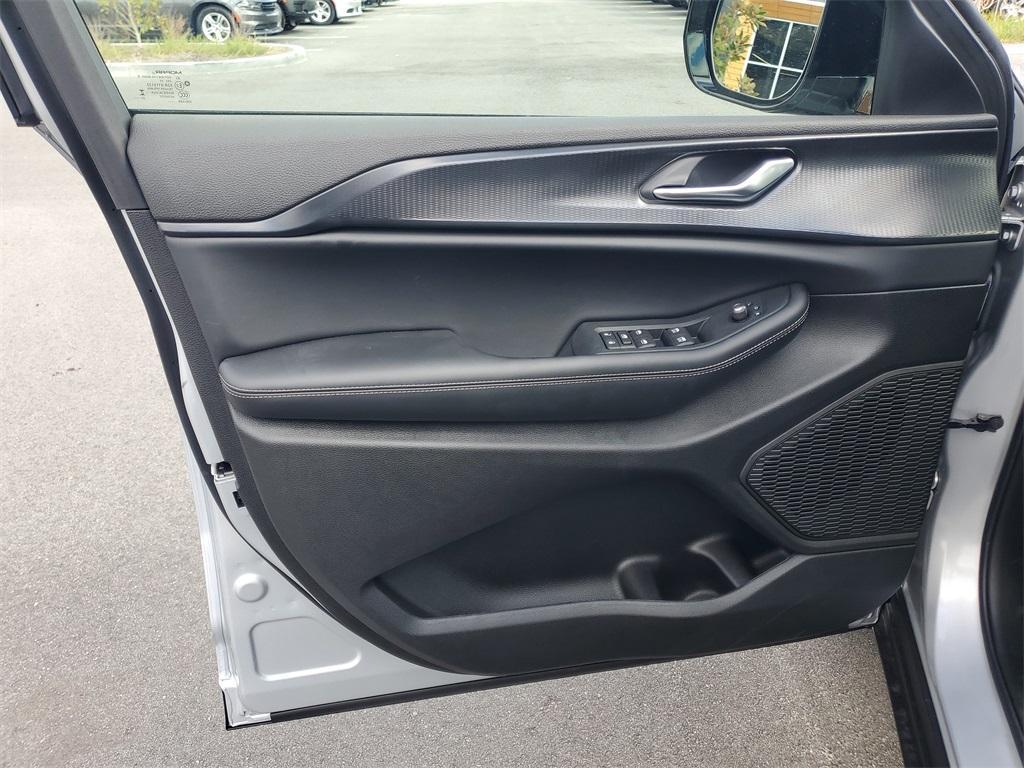 new 2025 Jeep Grand Cherokee car