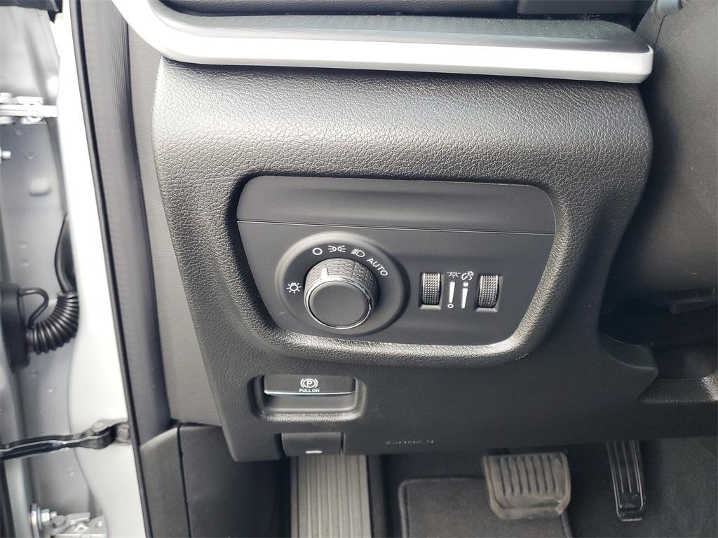 new 2025 Jeep Grand Cherokee car