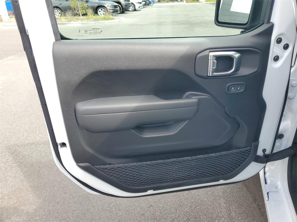 new 2025 Jeep Gladiator car, priced at $37,728