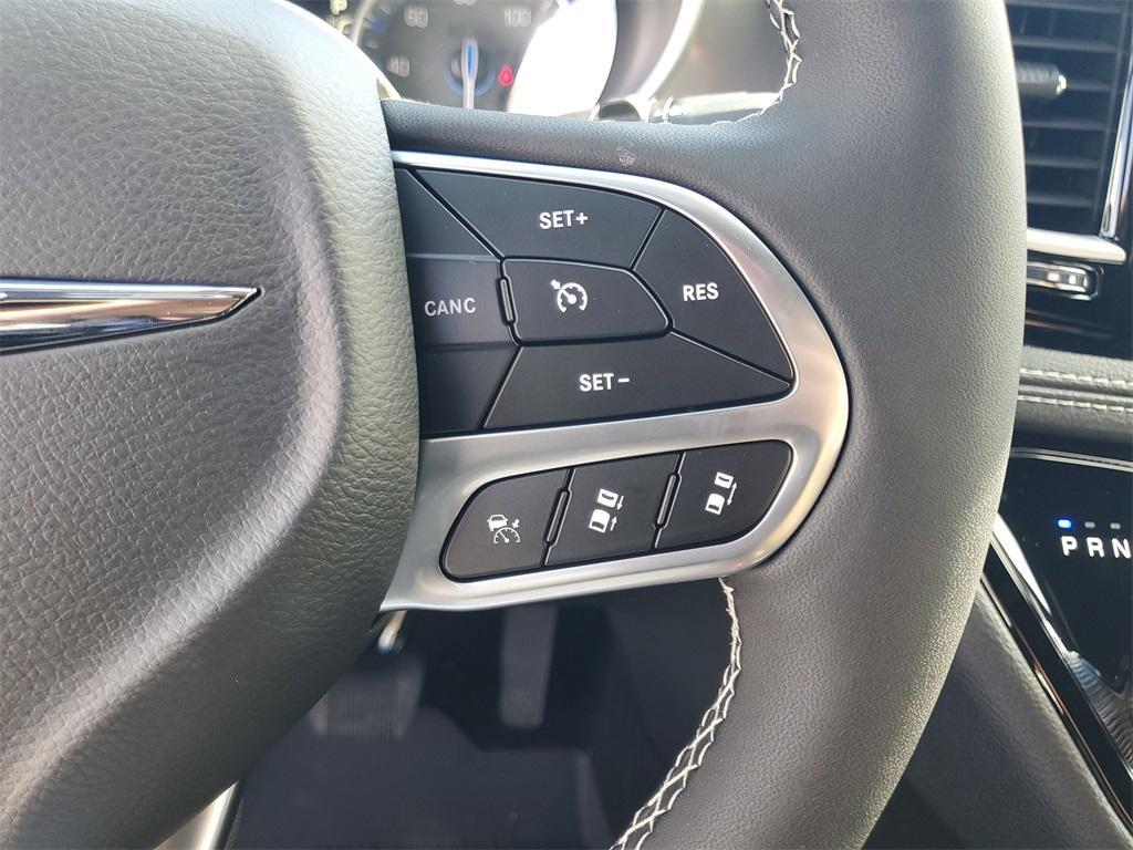 new 2025 Chrysler Pacifica car