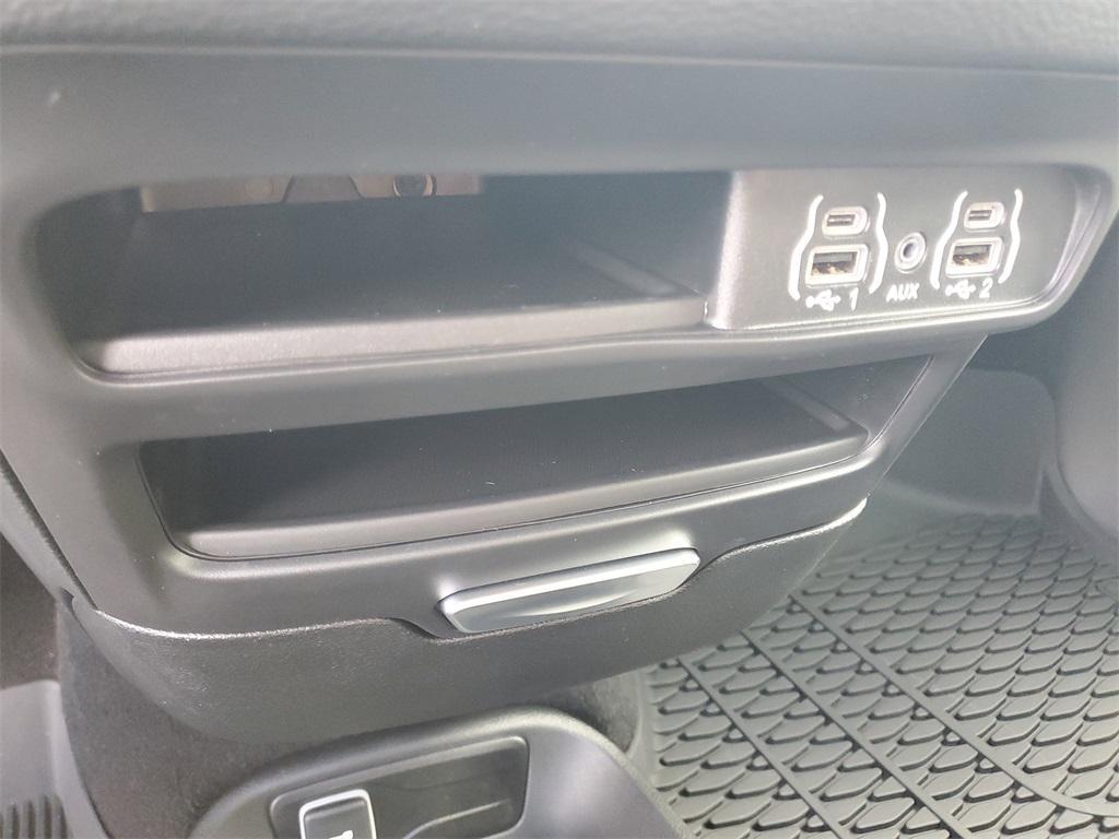 new 2025 Chrysler Pacifica car