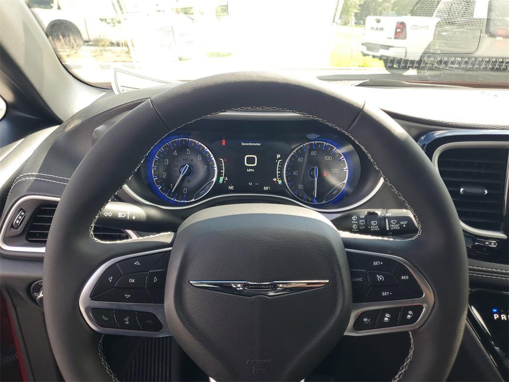 new 2025 Chrysler Pacifica car
