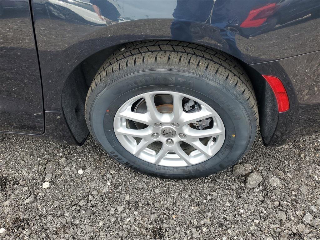 used 2021 Chrysler Pacifica car, priced at $23,446