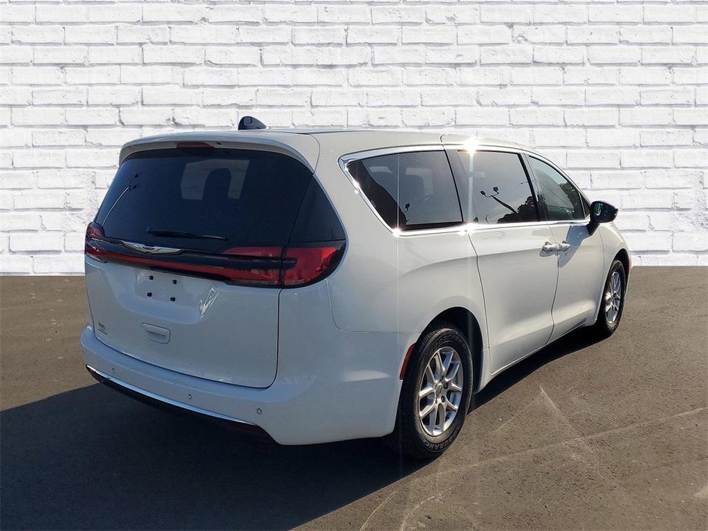 used 2024 Chrysler Pacifica car, priced at $30,334