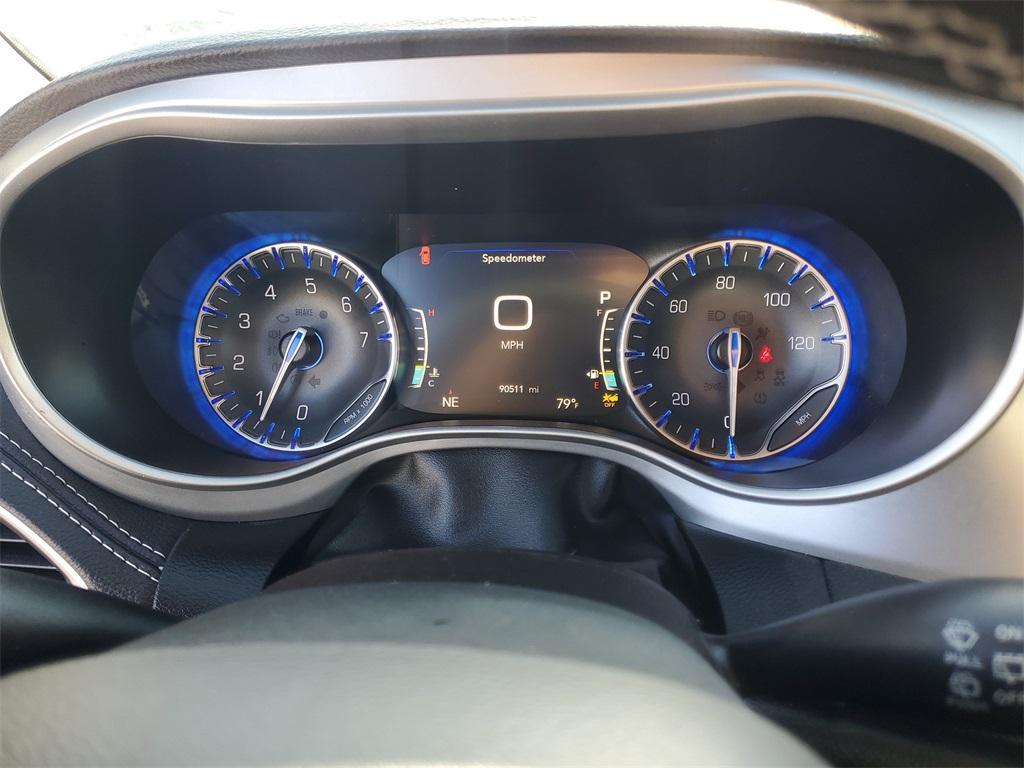 used 2024 Chrysler Pacifica car, priced at $30,334
