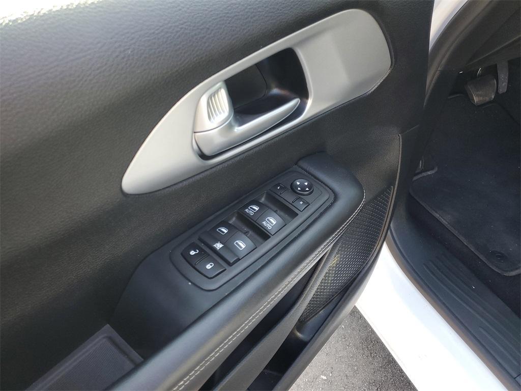 used 2024 Chrysler Pacifica car, priced at $30,334