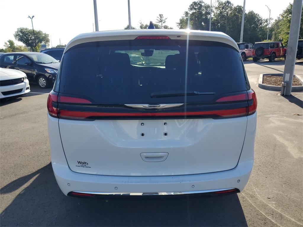 used 2024 Chrysler Pacifica car, priced at $30,334
