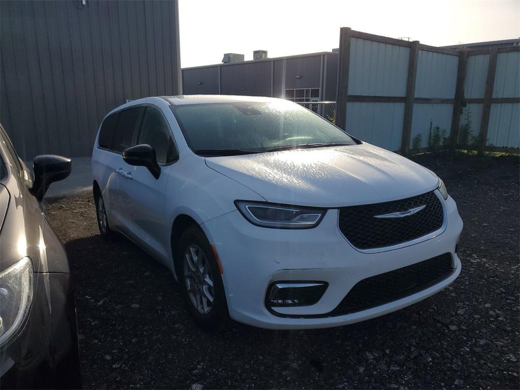 used 2024 Chrysler Pacifica car, priced at $29,968