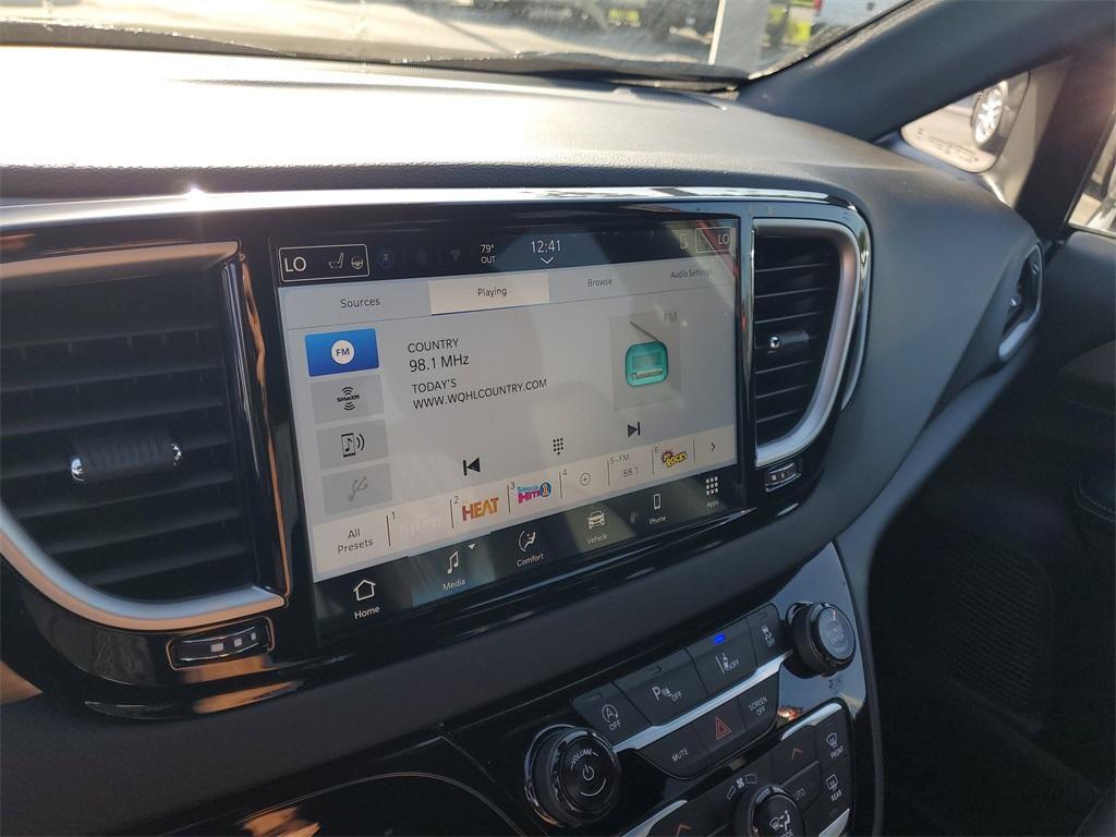 new 2025 Chrysler Voyager car, priced at $40,123