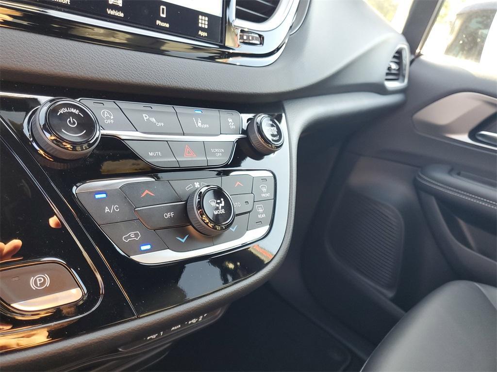new 2025 Chrysler Voyager car, priced at $40,123