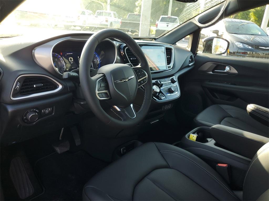 new 2025 Chrysler Voyager car, priced at $40,123