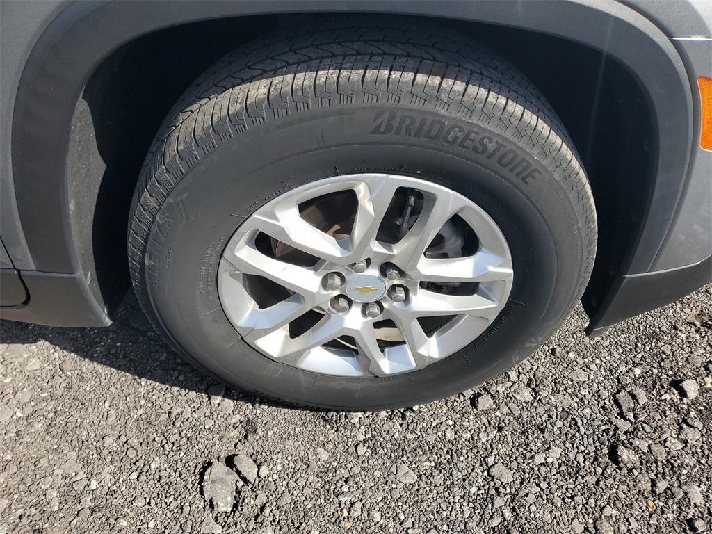 used 2023 Chevrolet Traverse car, priced at $28,486