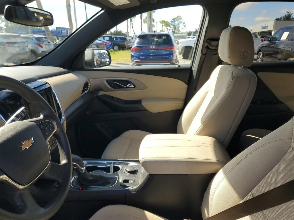 used 2023 Chevrolet Traverse car, priced at $28,486