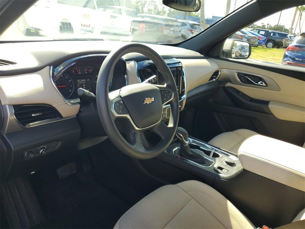 used 2023 Chevrolet Traverse car, priced at $28,486