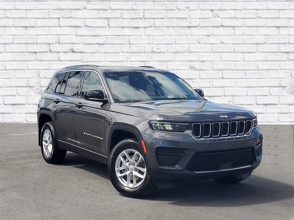 new 2025 Jeep Grand Cherokee car, priced at $38,207