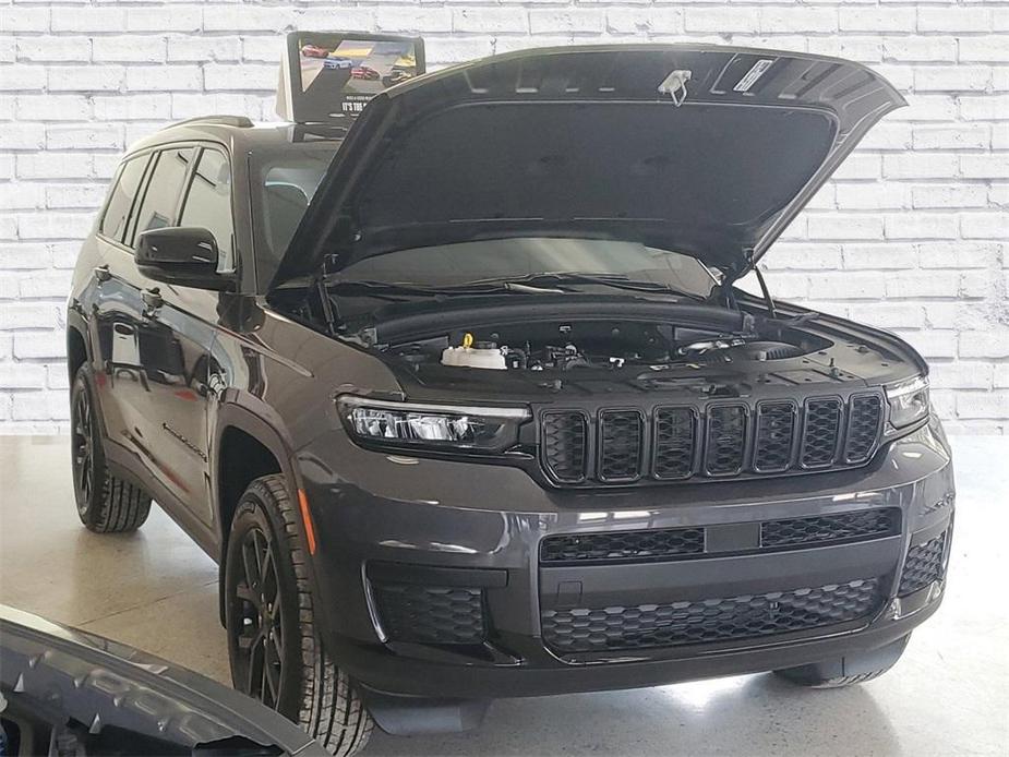 new 2024 Jeep Grand Cherokee L car, priced at $42,092