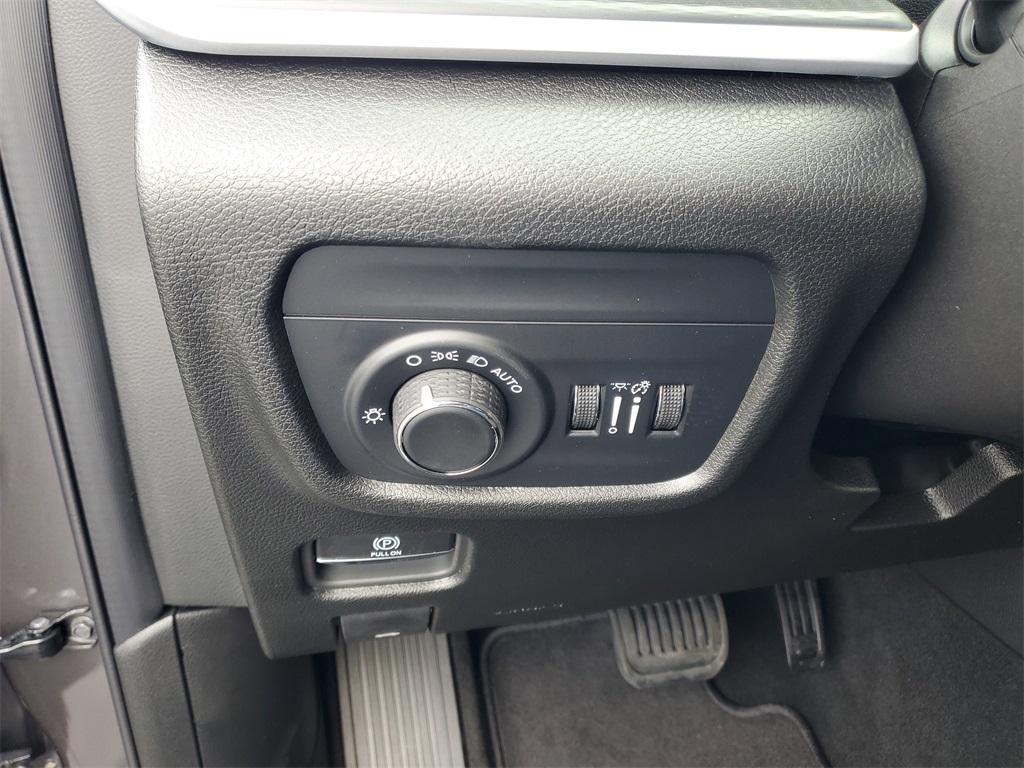 new 2025 Jeep Grand Cherokee L car