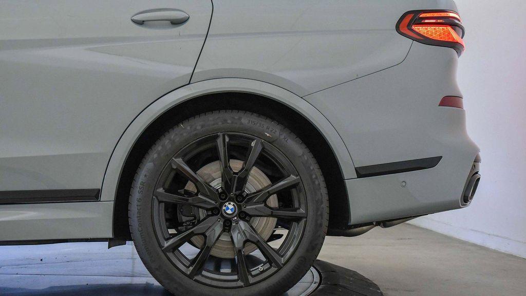 new 2026 BMW X7 car, priced at $119,715