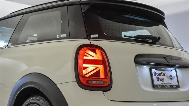 used 2022 MINI Hardtop car, priced at $26,399