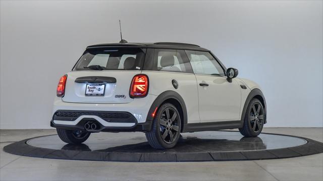 used 2022 MINI Hardtop car, priced at $26,399