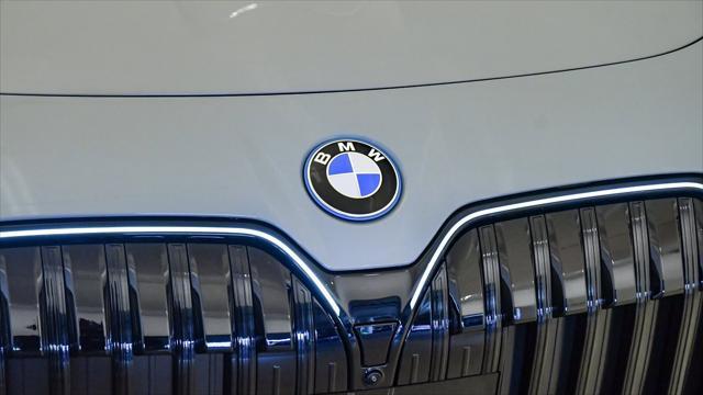 new 2025 BMW i7 car, priced at $101,204