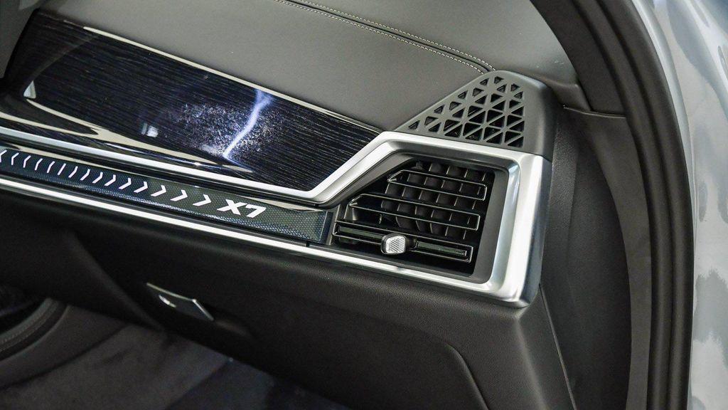 new 2026 BMW X7 car, priced at $94,315