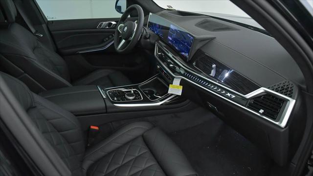 new 2025 BMW X7 car, priced at $92,280