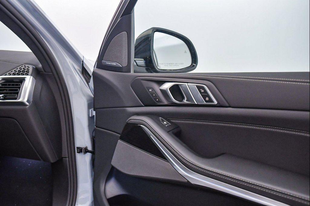 new 2026 BMW X7 car, priced at $95,825