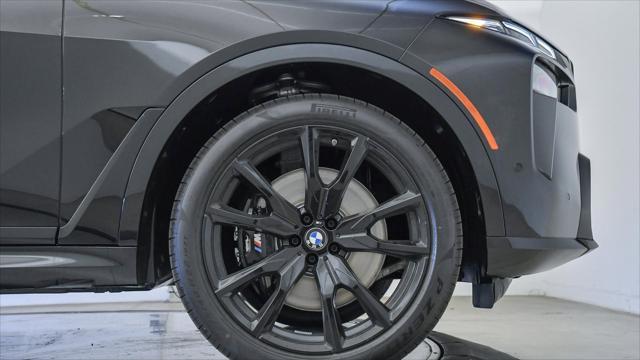 new 2025 BMW X7 car, priced at $90,220