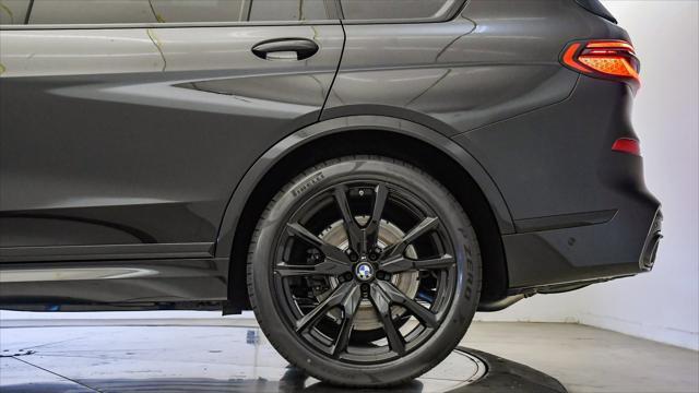 new 2026 BMW X7 car, priced at $95,025