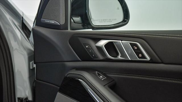 new 2026 BMW X7 car, priced at $96,475