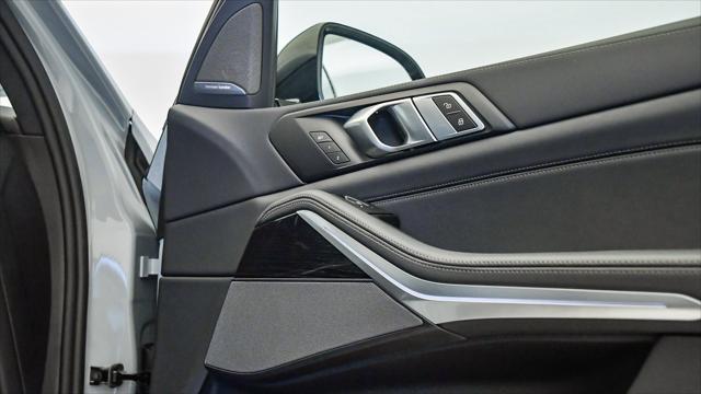 new 2026 BMW X7 car, priced at $94,225