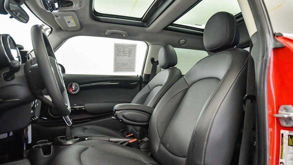used 2021 MINI Hardtop car, priced at $18,599