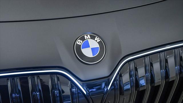 new 2025 BMW 760 car, priced at $129,280
