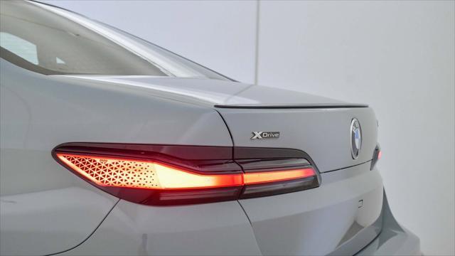 new 2025 BMW 760 car, priced at $128,260