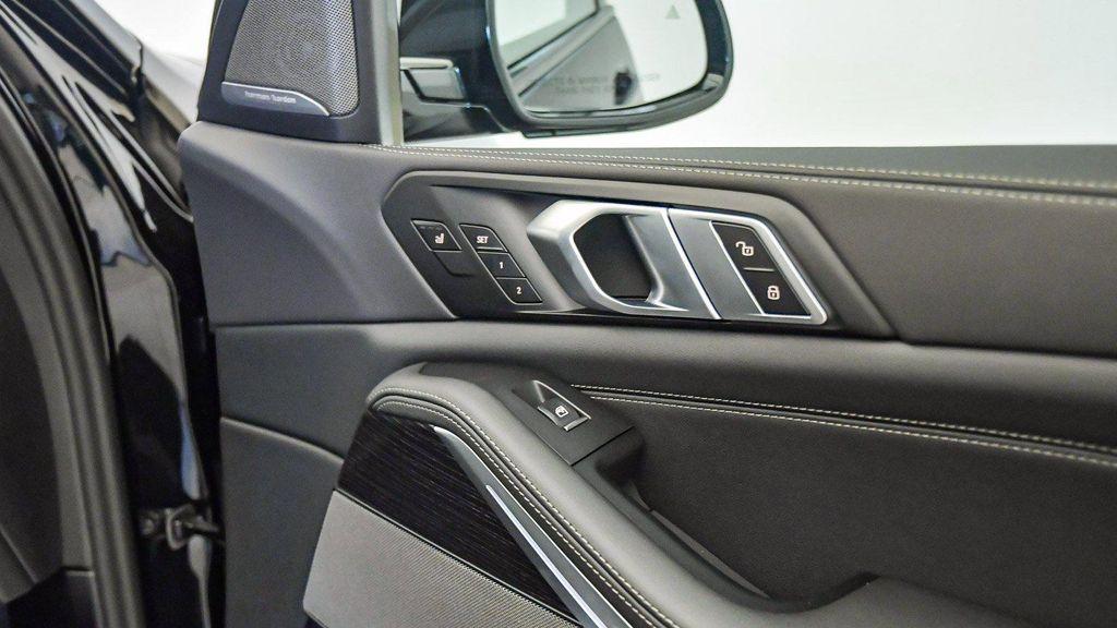 new 2026 BMW X7 car, priced at $98,225