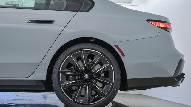 new 2025 BMW 760 car, priced at $124,225