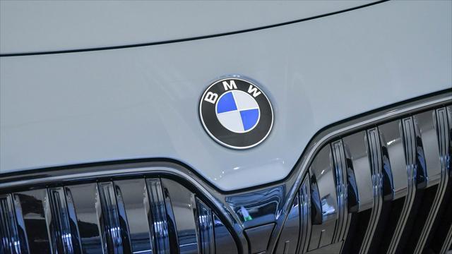new 2025 BMW 760 car, priced at $124,225