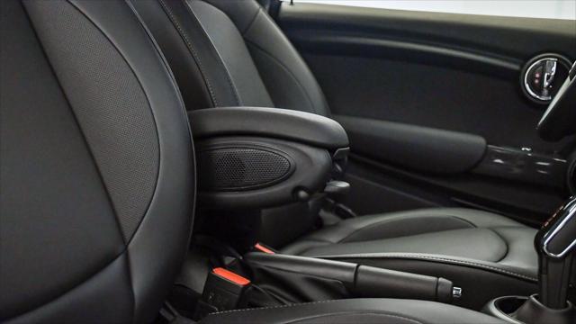 used 2022 MINI Hardtop car, priced at $21,999