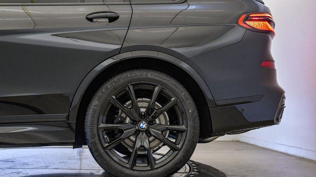 new 2026 BMW X7 car, priced at $94,525