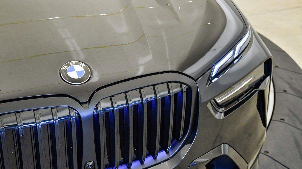 new 2026 BMW X7 car, priced at $94,525