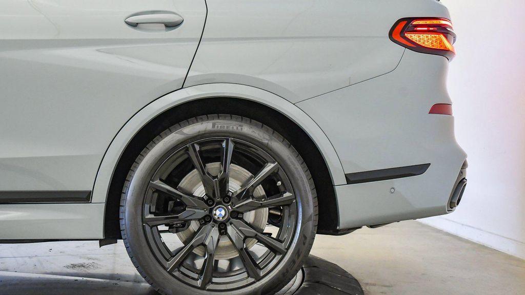 new 2026 BMW X7 car, priced at $123,600